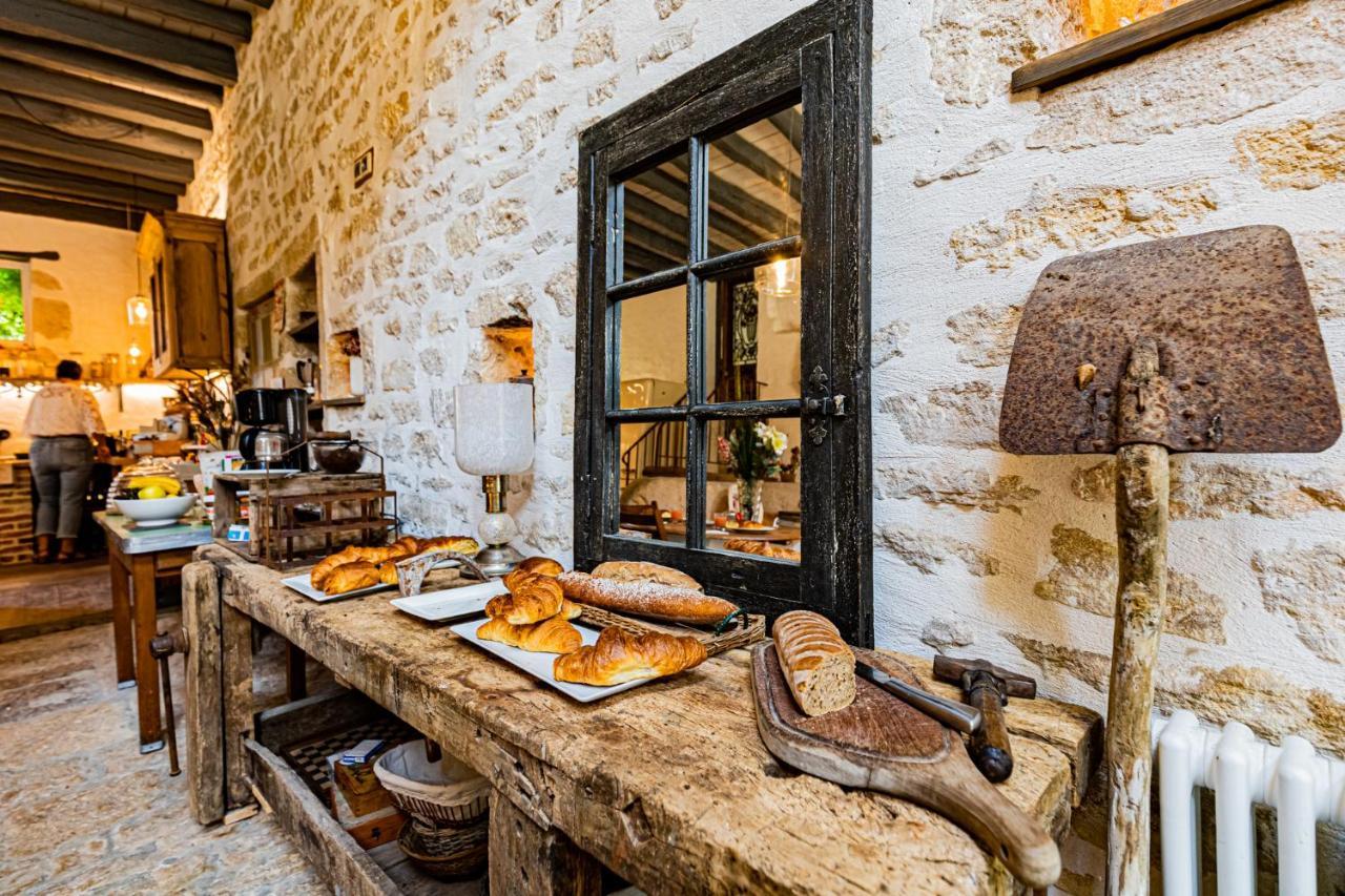 Le Domaine Des Carriers Bed & Breakfast Chevroches Eksteriør bilde