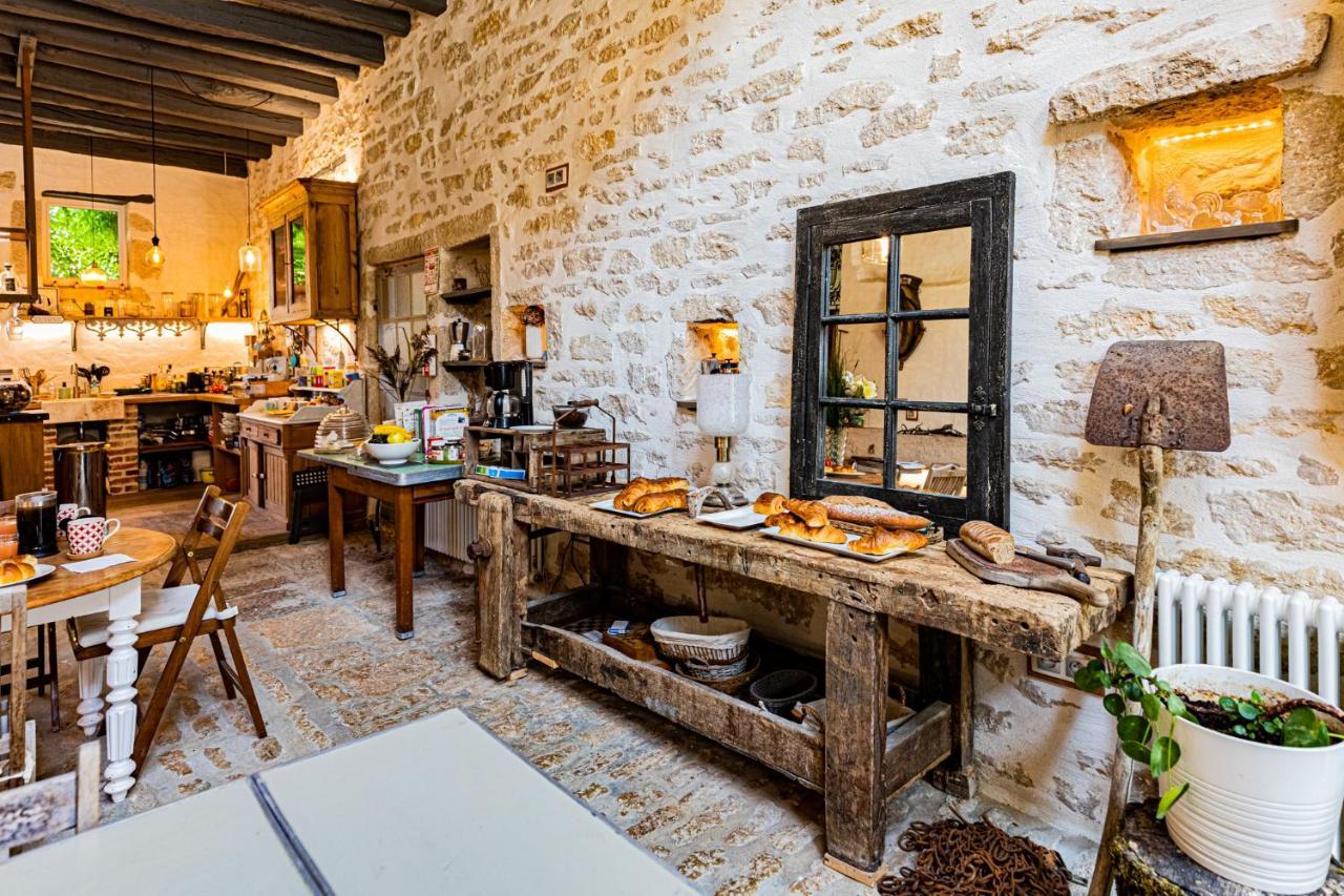 Le Domaine Des Carriers Bed & Breakfast Chevroches Eksteriør bilde
